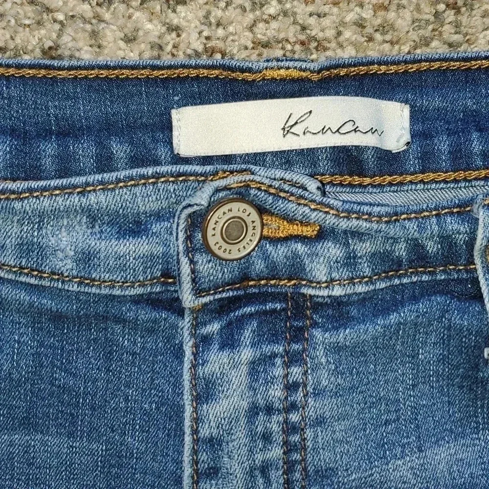 KanCan Medium Stone Wash Denim Shorts - Picture 2 of 8